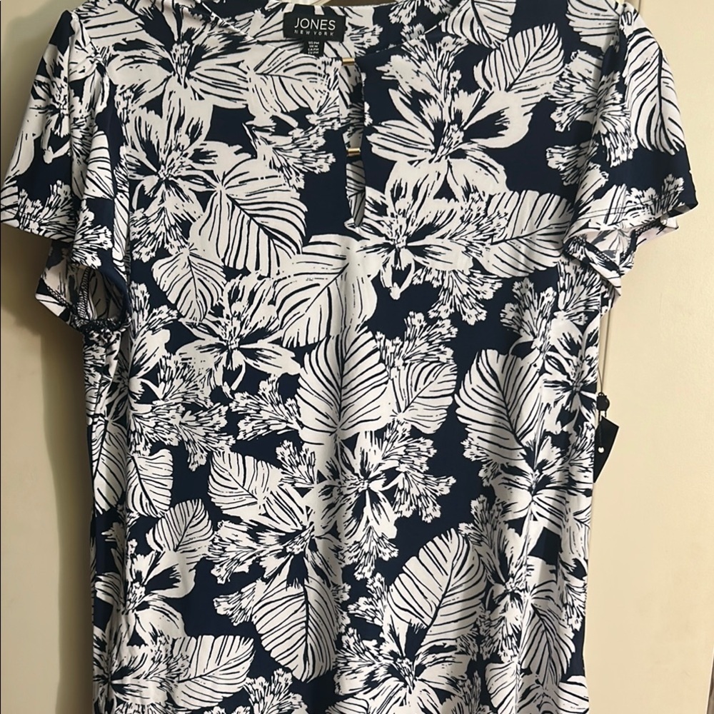 Jones New York Blue and White Fitted T-Shirt with Mandarin Collar
